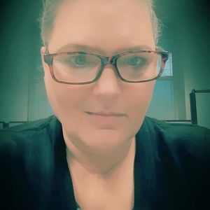 Meet your Posher, Stacy